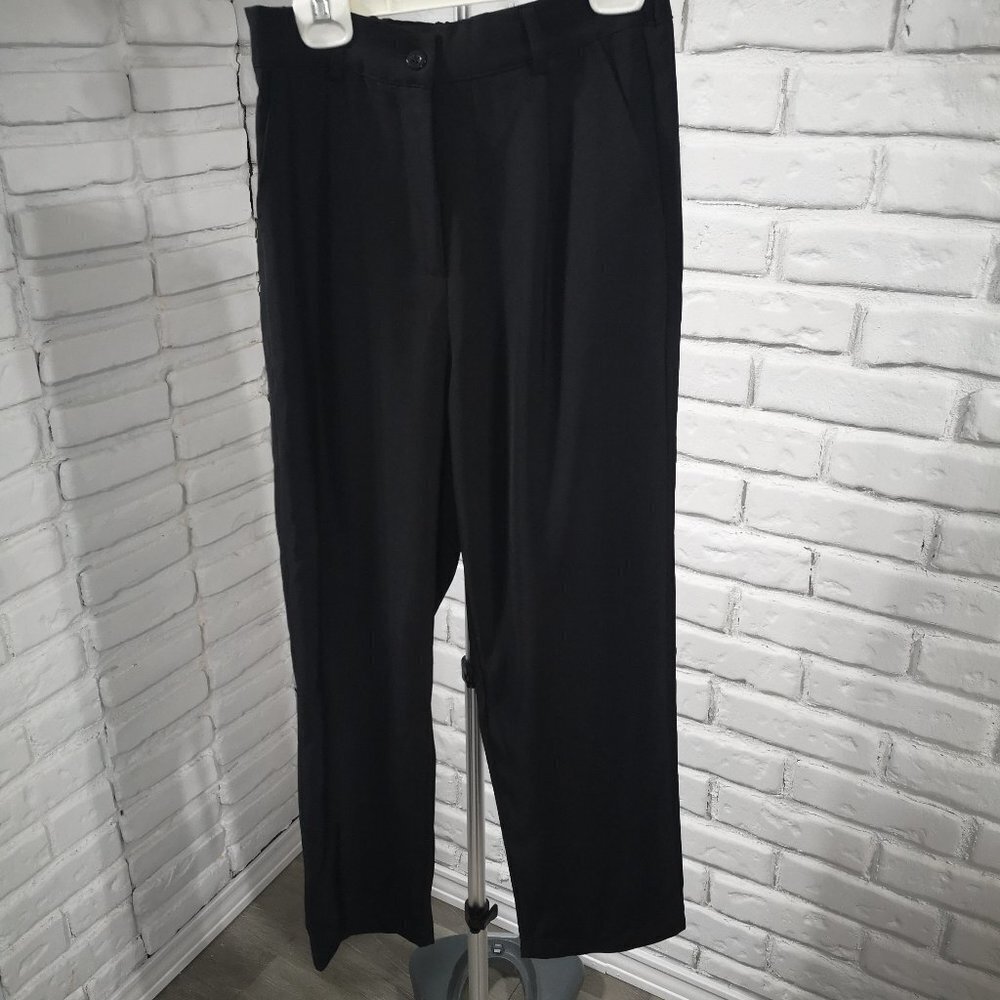 Dazy Ladies Size Medium Black Straight Leg Front Pleats Dress Pants